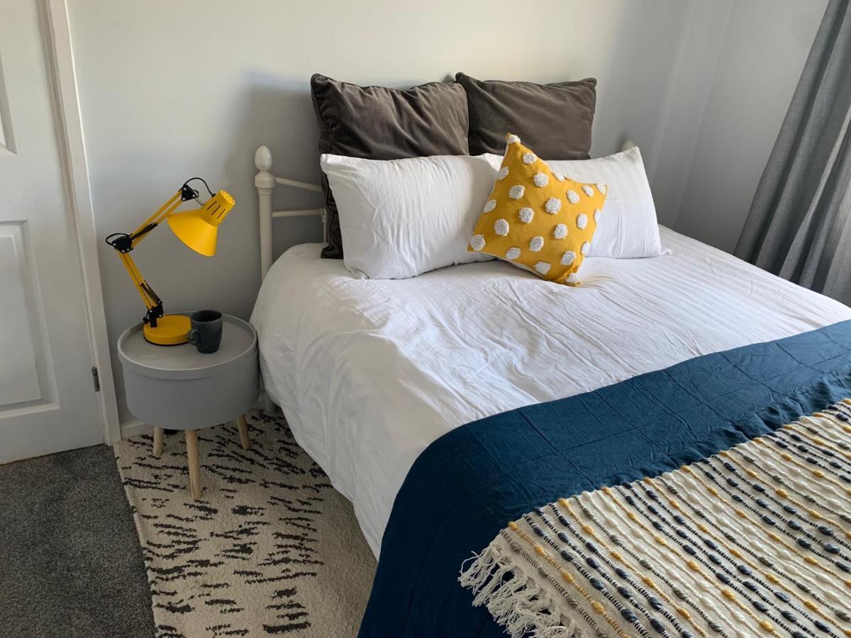 The Hideaway, Calm, Cozy, Dog Friendly Retreat Apartamento Cheltenham Exterior foto