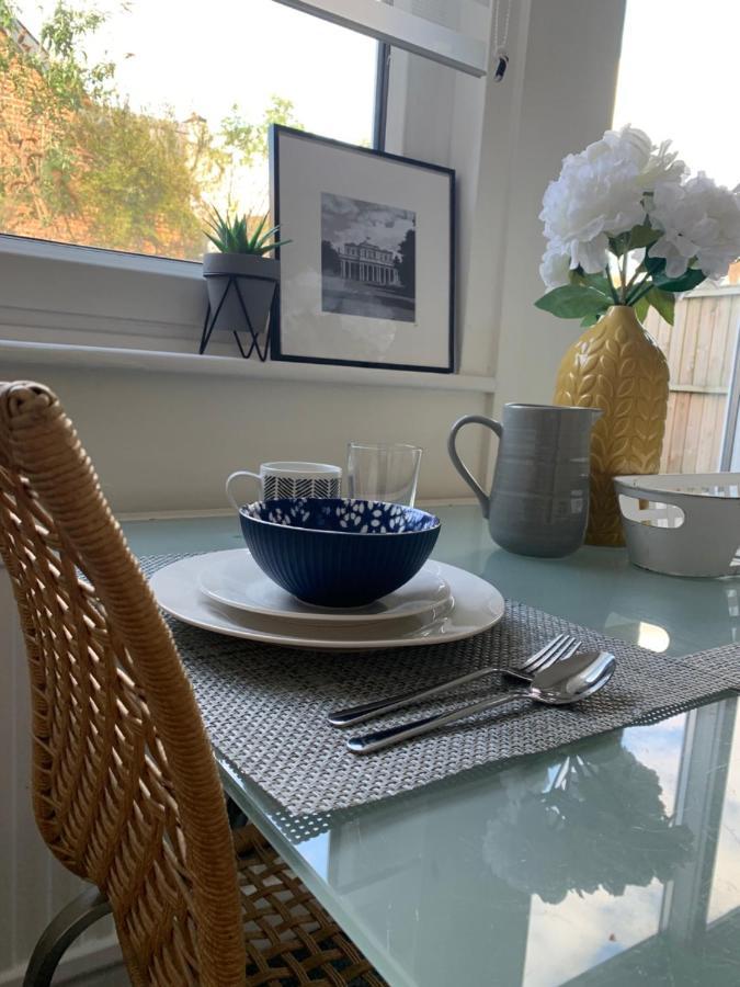 The Hideaway, Calm, Cozy, Dog Friendly Retreat Apartamento Cheltenham Exterior foto