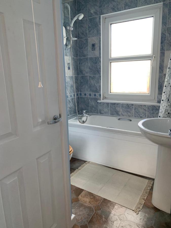 The Hideaway, Calm, Cozy, Dog Friendly Retreat Apartamento Cheltenham Exterior foto