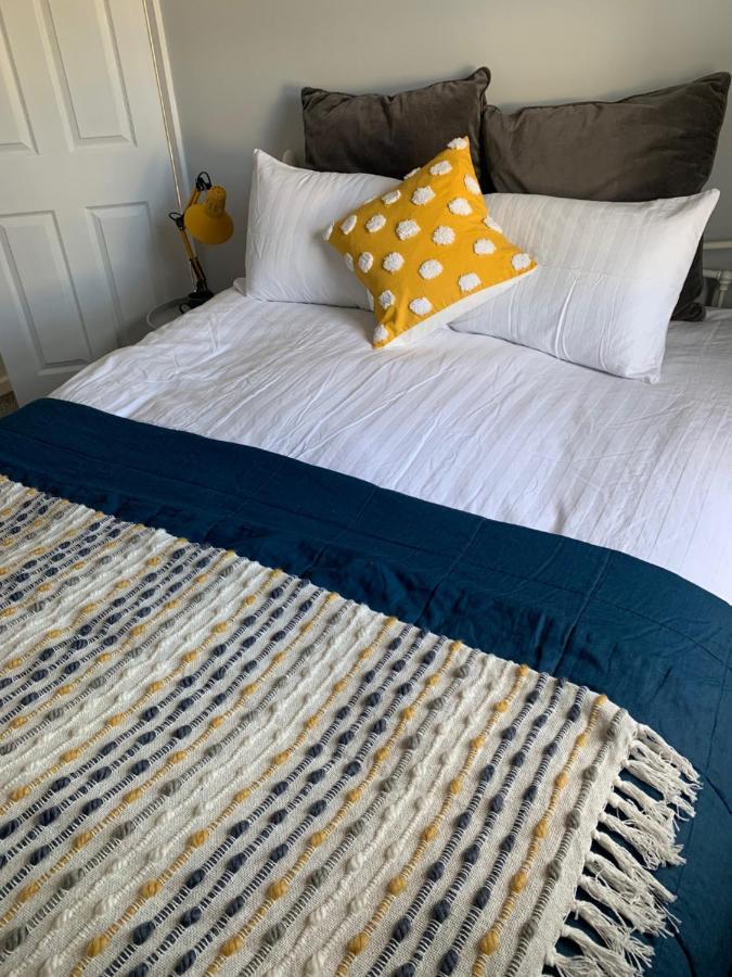 The Hideaway, Calm, Cozy, Dog Friendly Retreat Apartamento Cheltenham Exterior foto